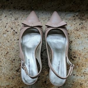 Bandolino kitten heel nude slingbacks